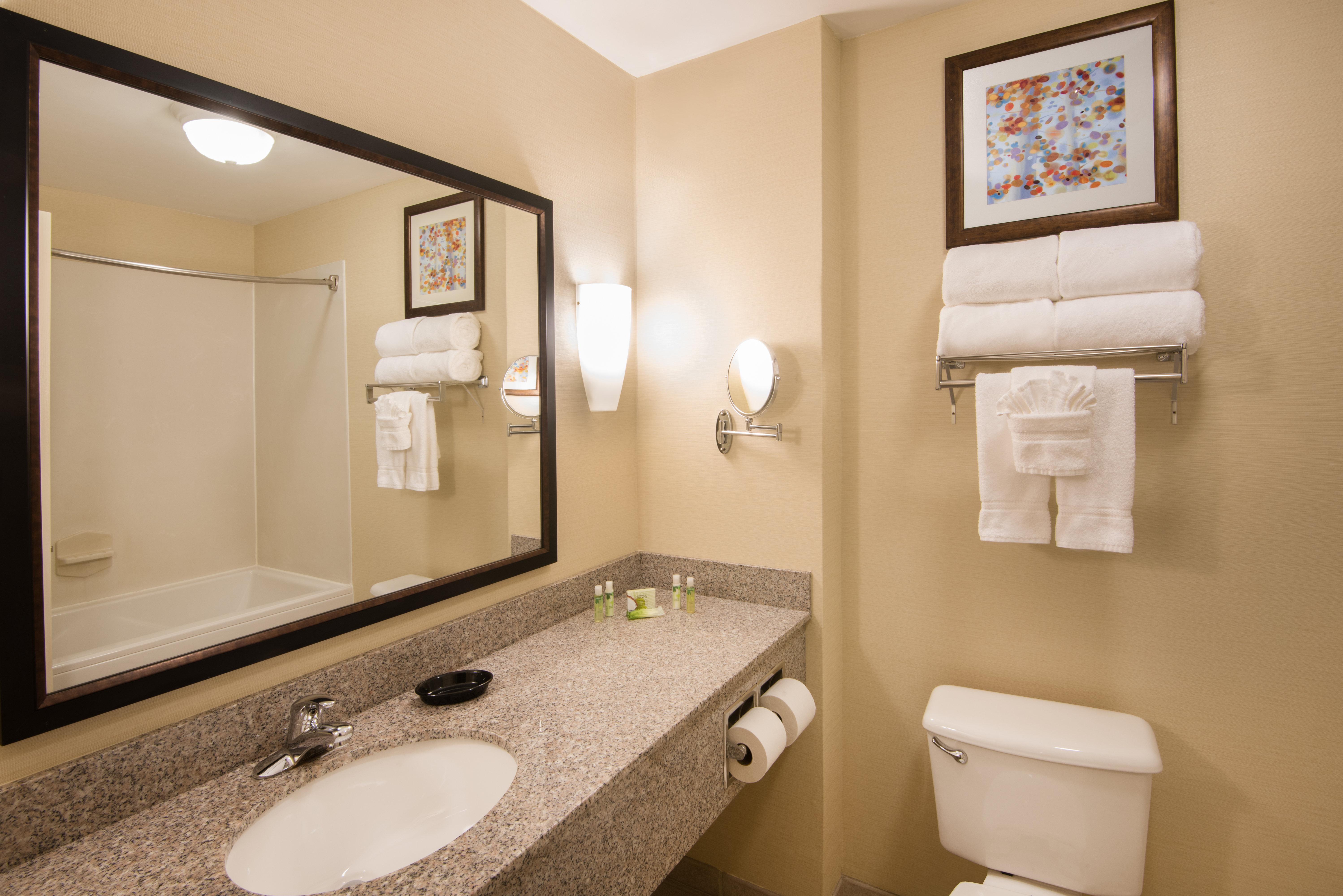 Holiday Inn Express & Suites - Sharon-Hermitage By Ihg West Middlesex Eksteriør billede