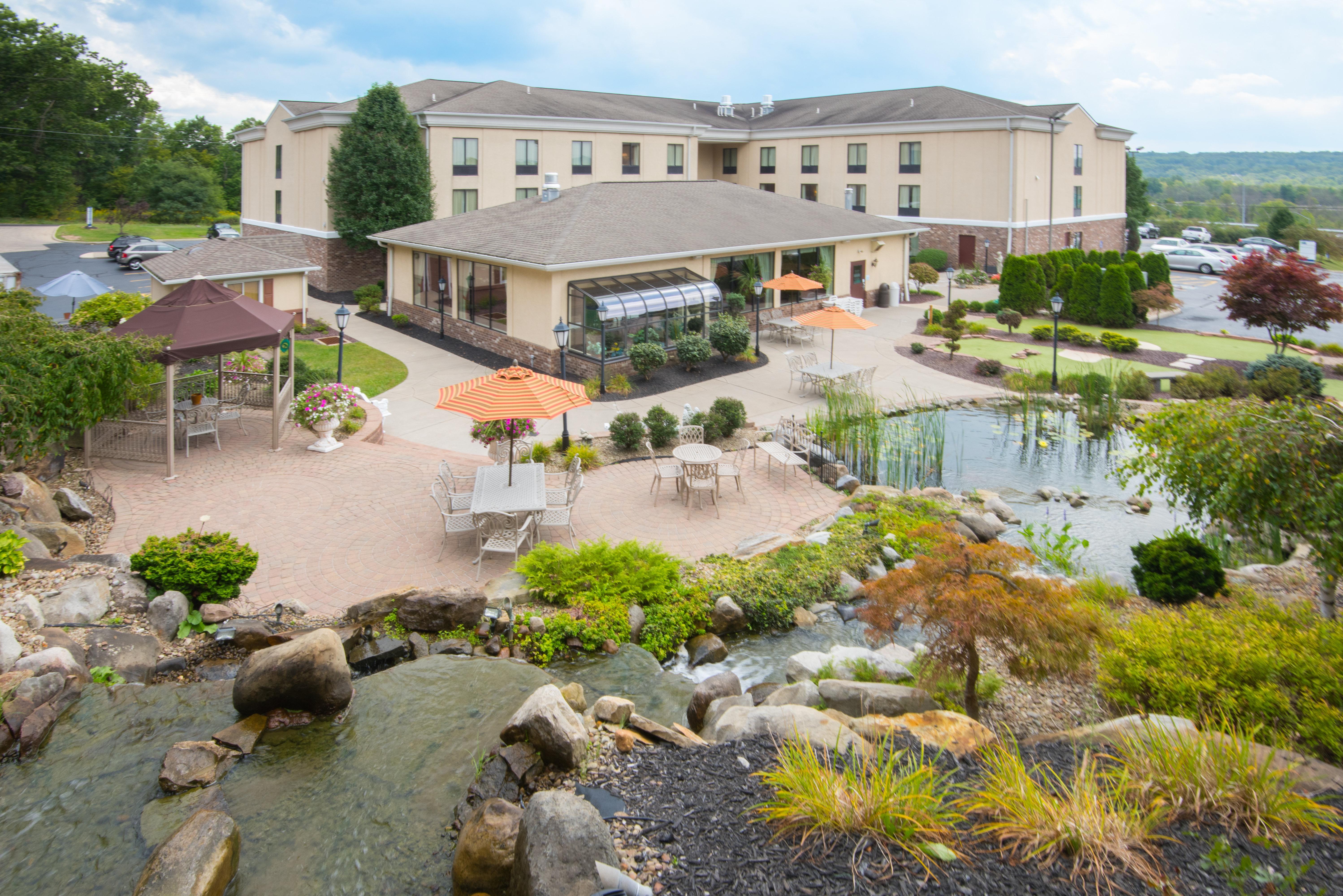 Holiday Inn Express & Suites - Sharon-Hermitage By Ihg West Middlesex Eksteriør billede