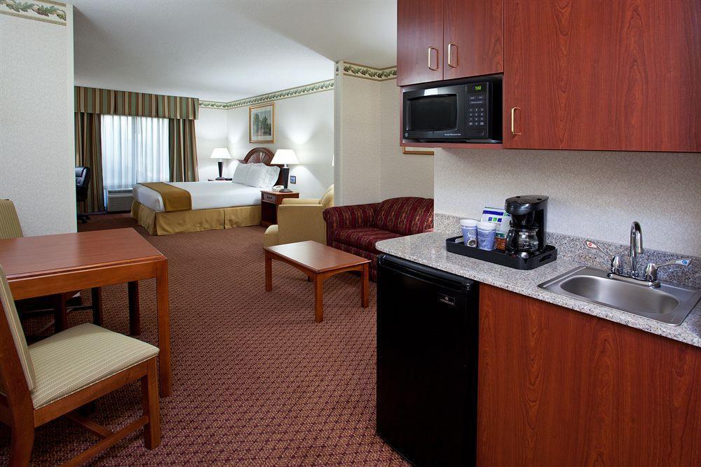 Holiday Inn Express & Suites - Sharon-Hermitage By Ihg West Middlesex Eksteriør billede