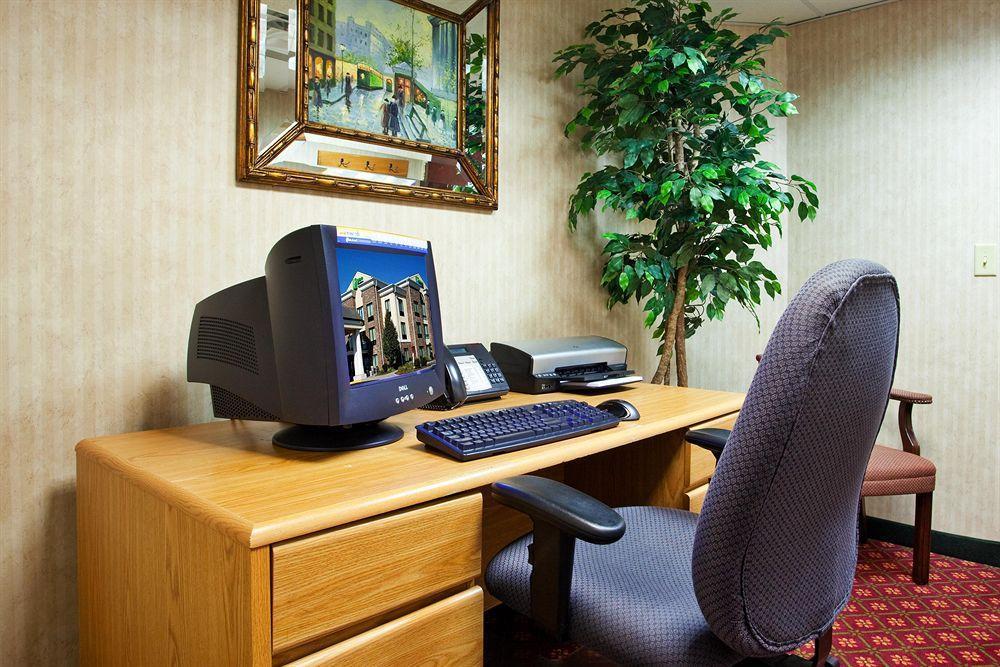Holiday Inn Express & Suites - Sharon-Hermitage By Ihg West Middlesex Eksteriør billede